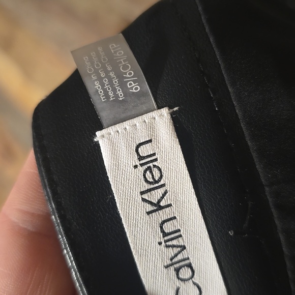 Calvin Klein Black Faux Leather Skirt Size 6P - Picture 5 of 5